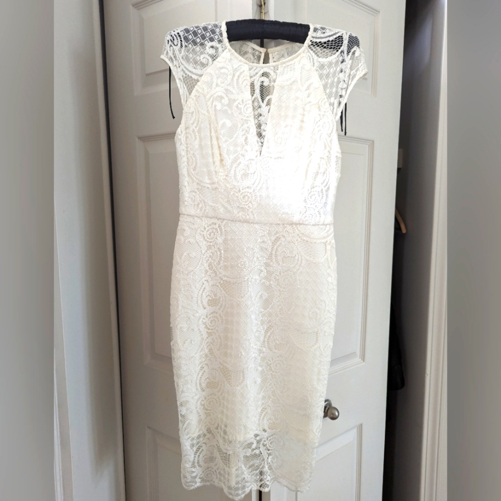 Fitted Guess Dress, Size 2, ivory lace